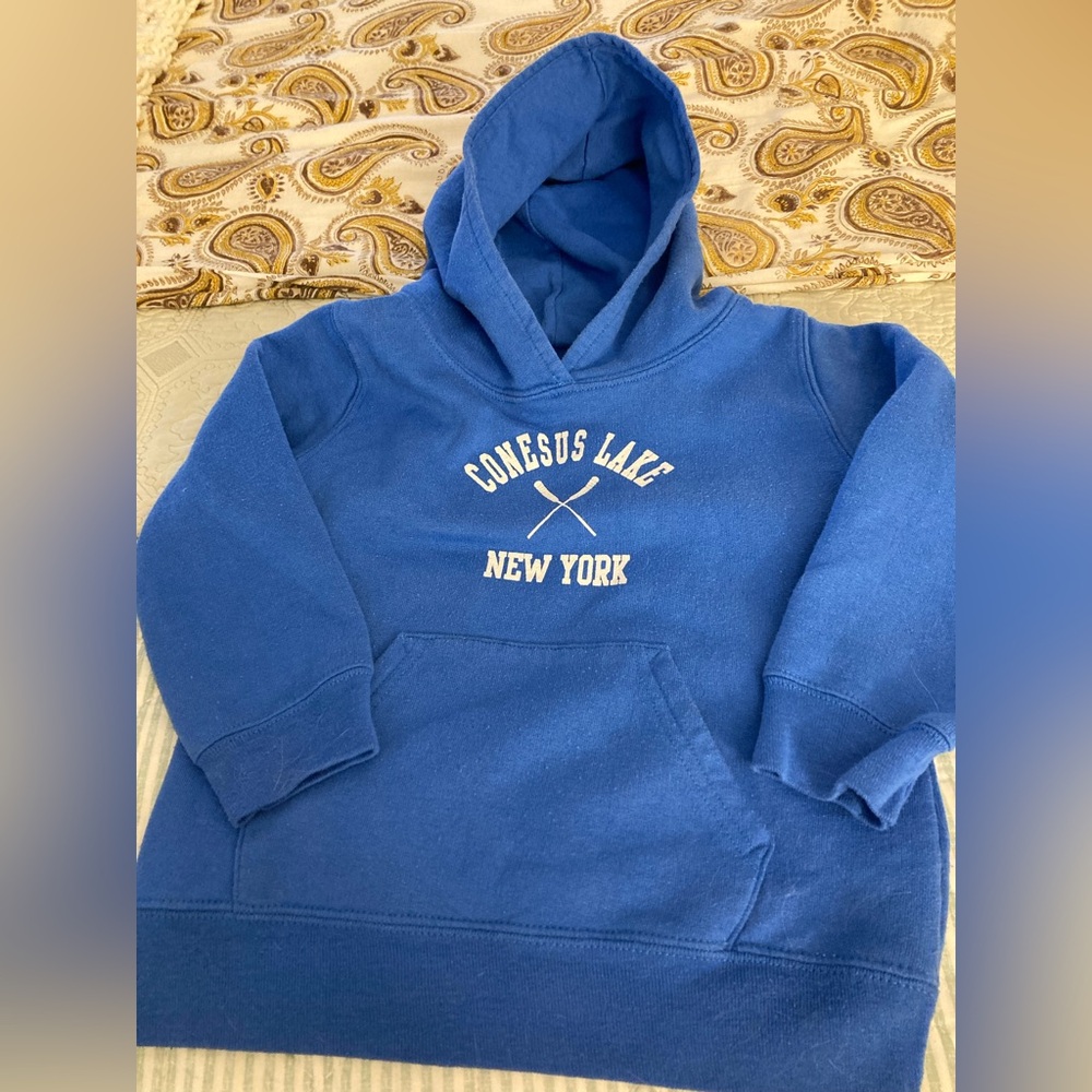 Boys Hoodie Featuring Graphic w Crossed Oars reads "Conesus Lake New York." 4T